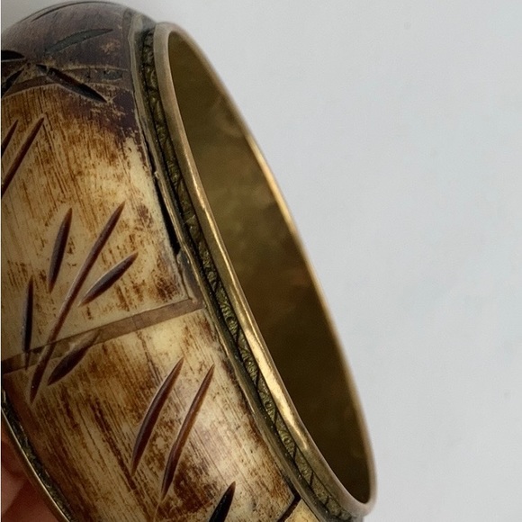 Vintage Rustic Bone and Brass Tone Bracelet w Simple Carving. Handmade. - Picture 7 of 7